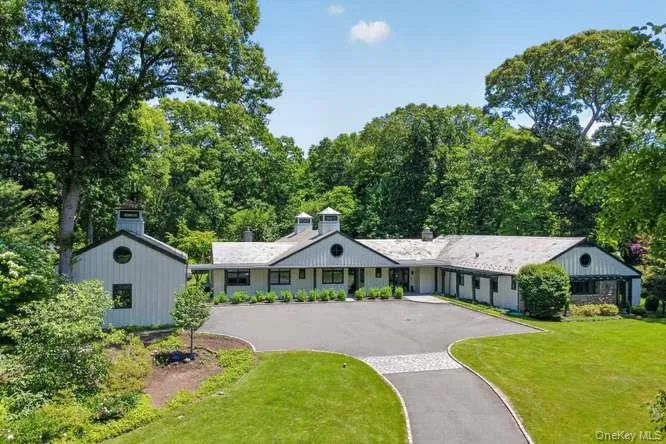 343 Chicken Valley Road Upper Brookville, NY 11545
