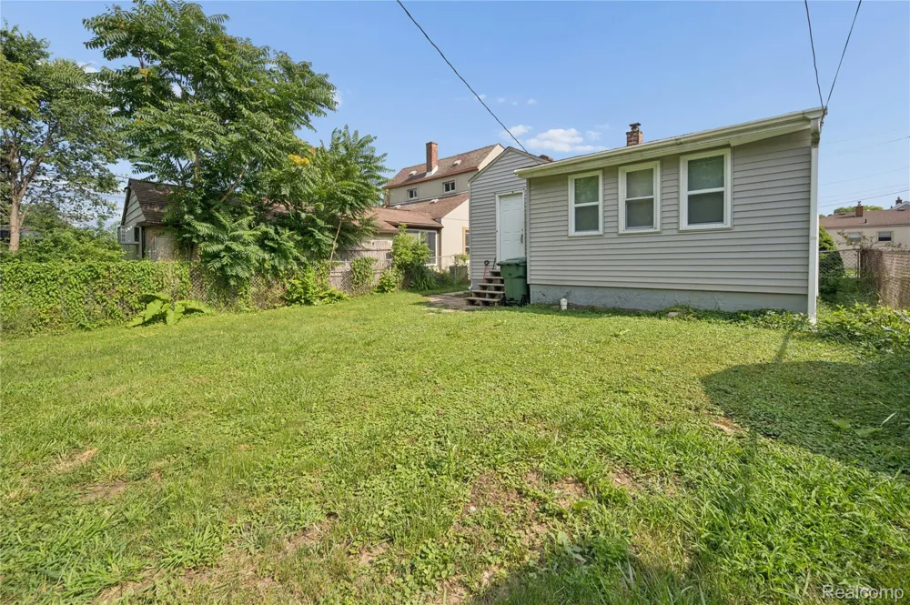 2036 Ford Boulevard Lincoln Park City, MI 48146