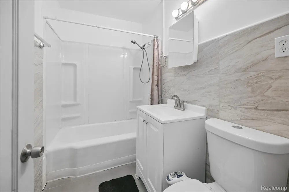 2036 Ford Boulevard Lincoln Park City, MI 48146