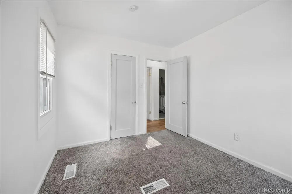 2036 Ford Boulevard Lincoln Park City, MI 48146
