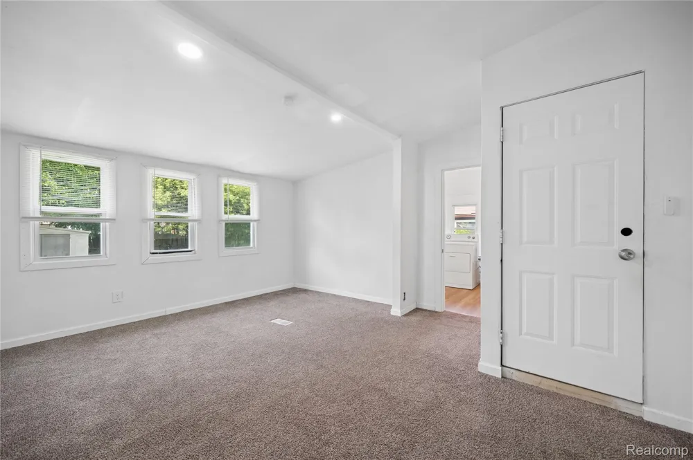 2036 Ford Boulevard Lincoln Park City, MI 48146