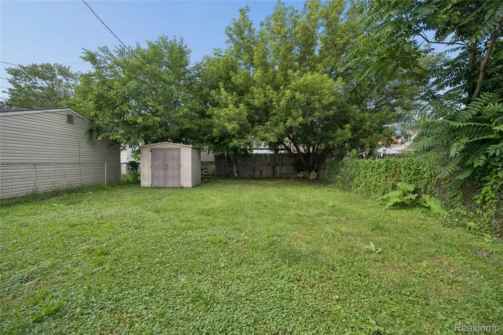 2036 Ford Boulevard Lincoln Park City, MI 48146
