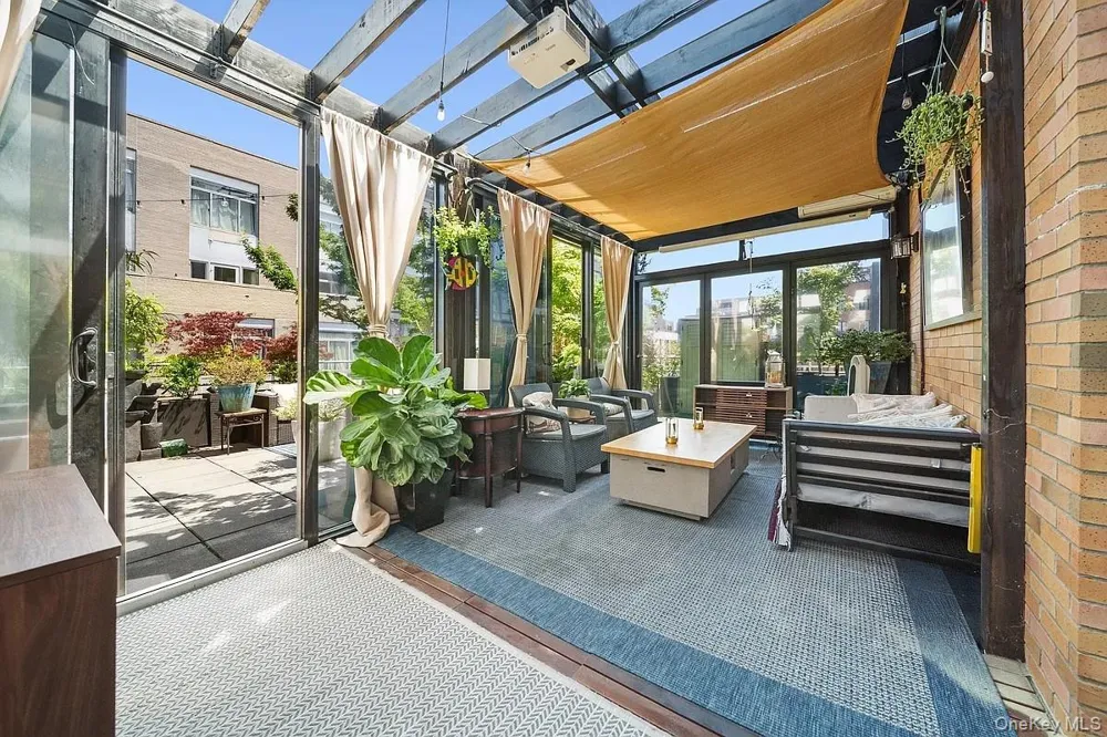 91 Grand Avenue #4D Brooklyn, NY 11205
