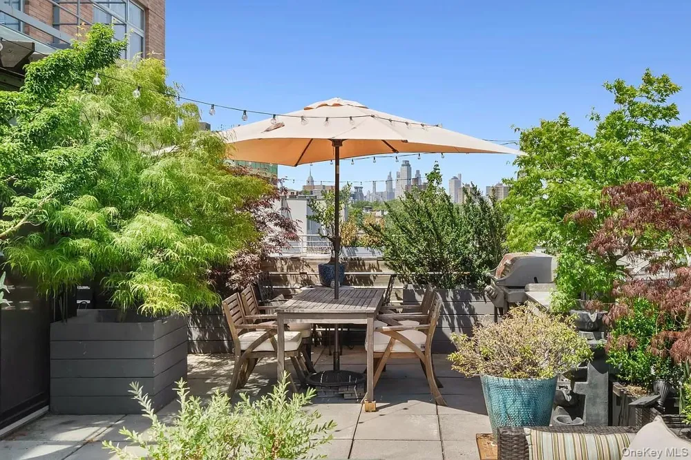 91 Grand Avenue #4D Brooklyn, NY 11205