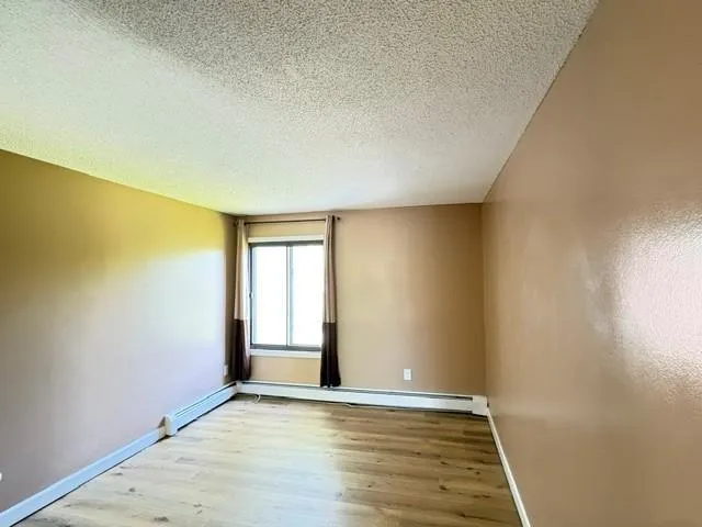 4110 RAHN ROAD #221 Eagan, MN 55122