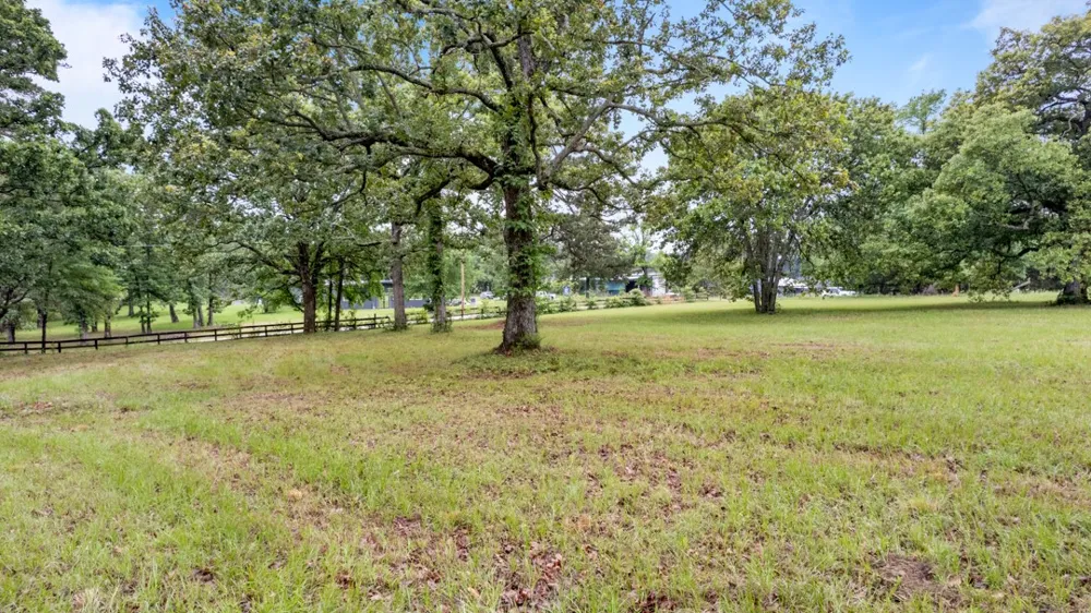 10204 County Road 135 Flint, TX 75762