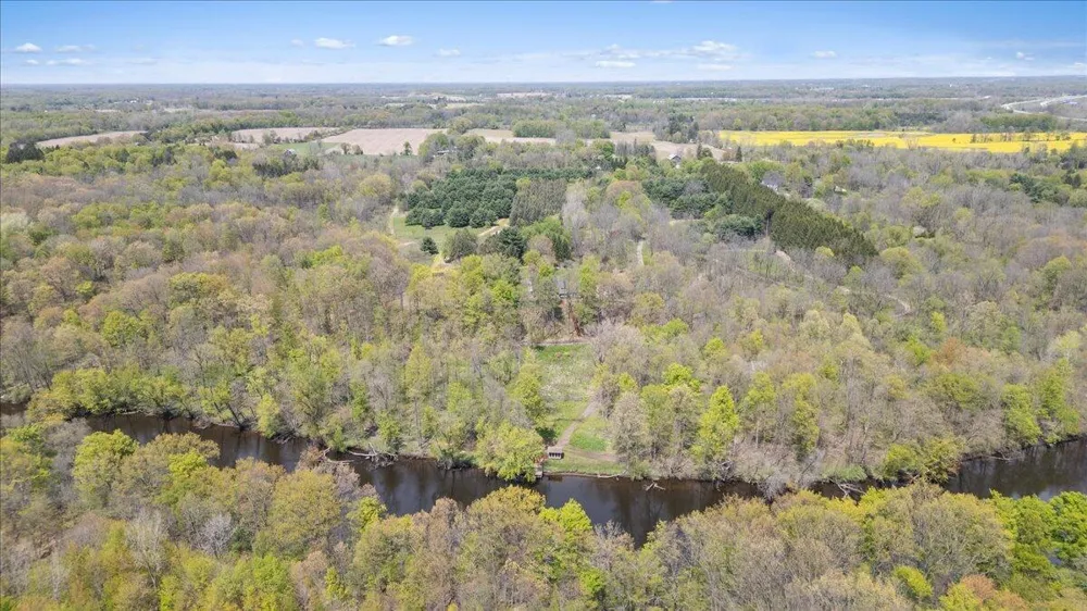 8121 W Eaton Grand Ledge, MI 48837