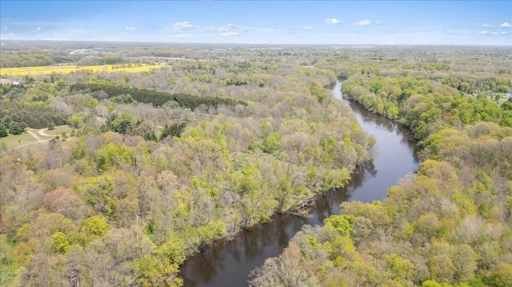 8121 W Eaton Grand Ledge, MI 48837