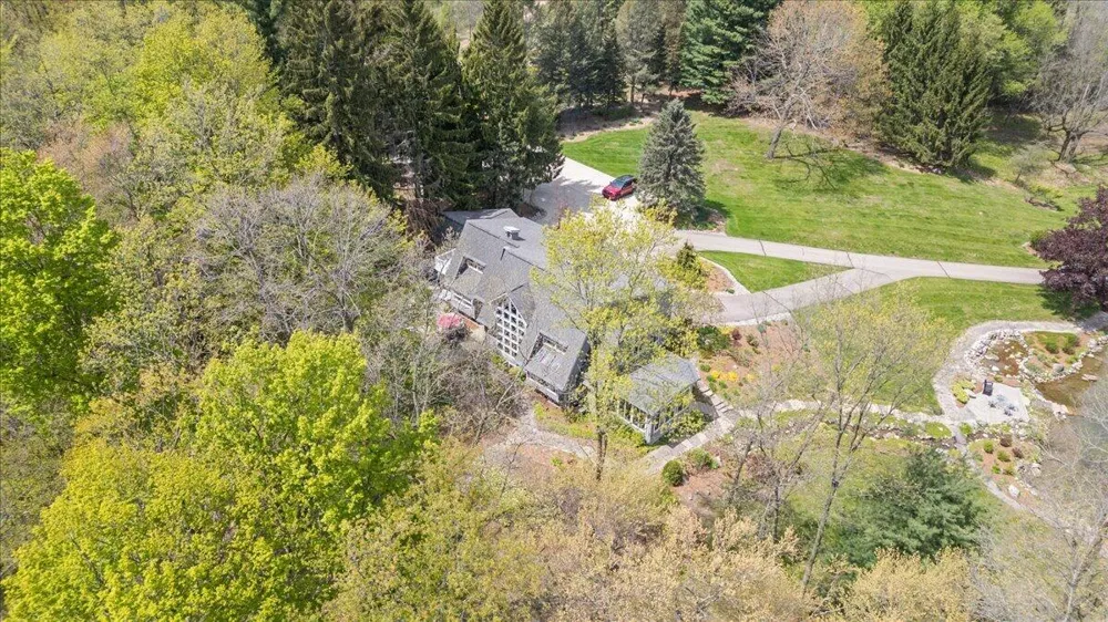 8121 W Eaton Grand Ledge, MI 48837