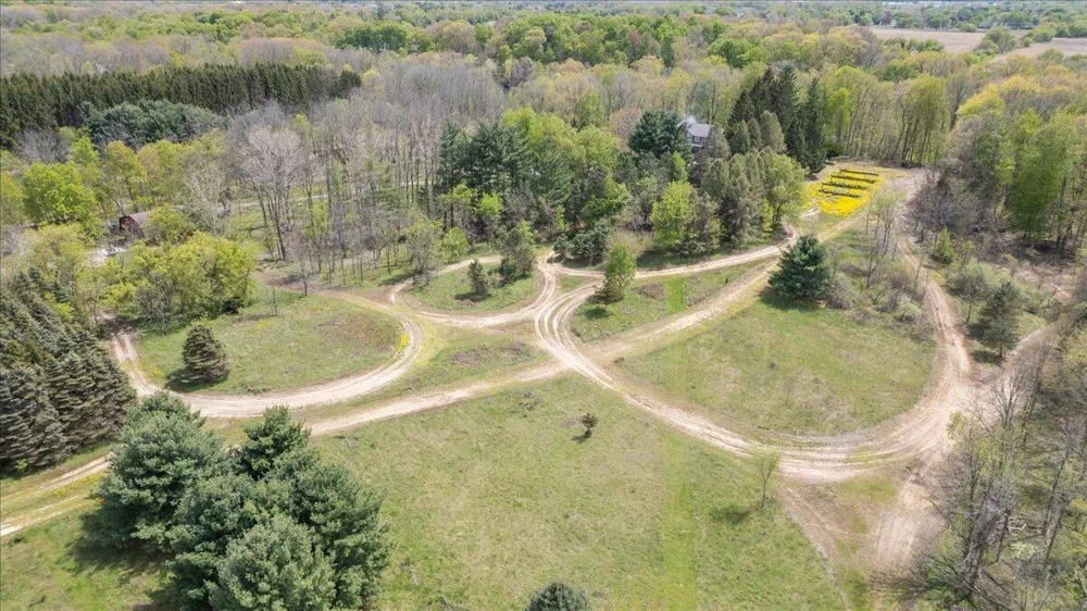 8121 W Eaton Grand Ledge, MI 48837