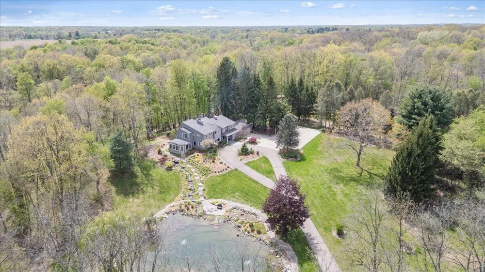 8121 W Eaton Grand Ledge, MI 48837