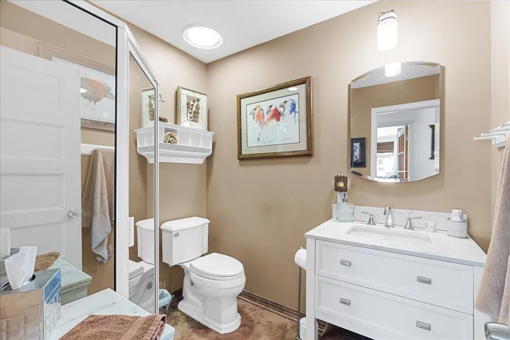 8121 W Eaton Grand Ledge, MI 48837