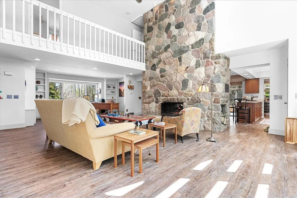 8121 W Eaton Grand Ledge, MI 48837