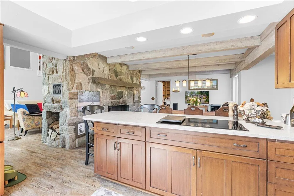 8121 W Eaton Grand Ledge, MI 48837