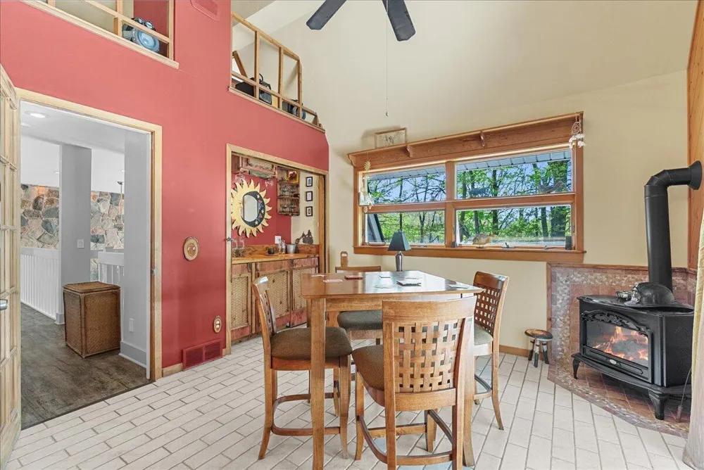 8121 W Eaton Grand Ledge, MI 48837