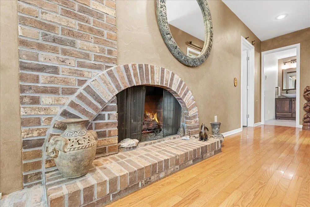 8121 W Eaton Grand Ledge, MI 48837