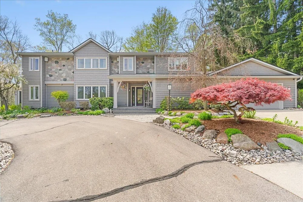 8121 W Eaton Grand Ledge, MI 48837