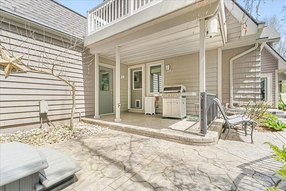 8121 W Eaton Grand Ledge, MI 48837