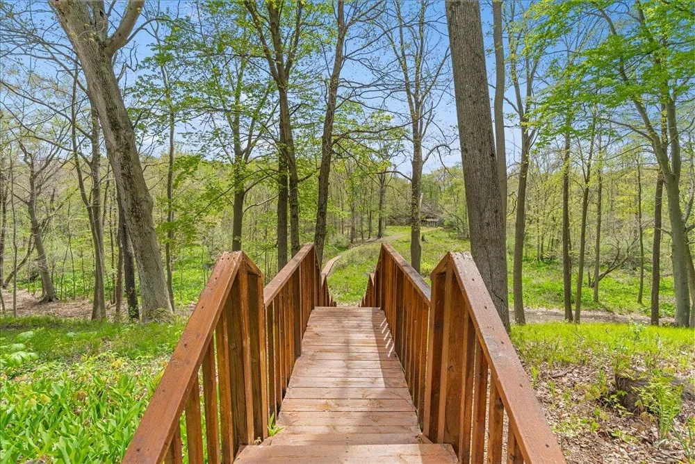 8121 W Eaton Grand Ledge, MI 48837
