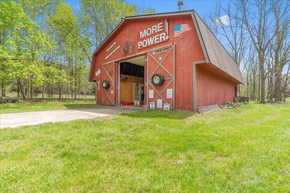 8121 W Eaton Grand Ledge, MI 48837