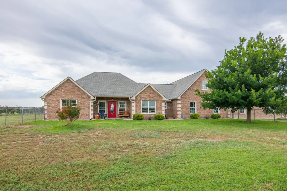 6187 Fm 586 Bangs, TX 76823