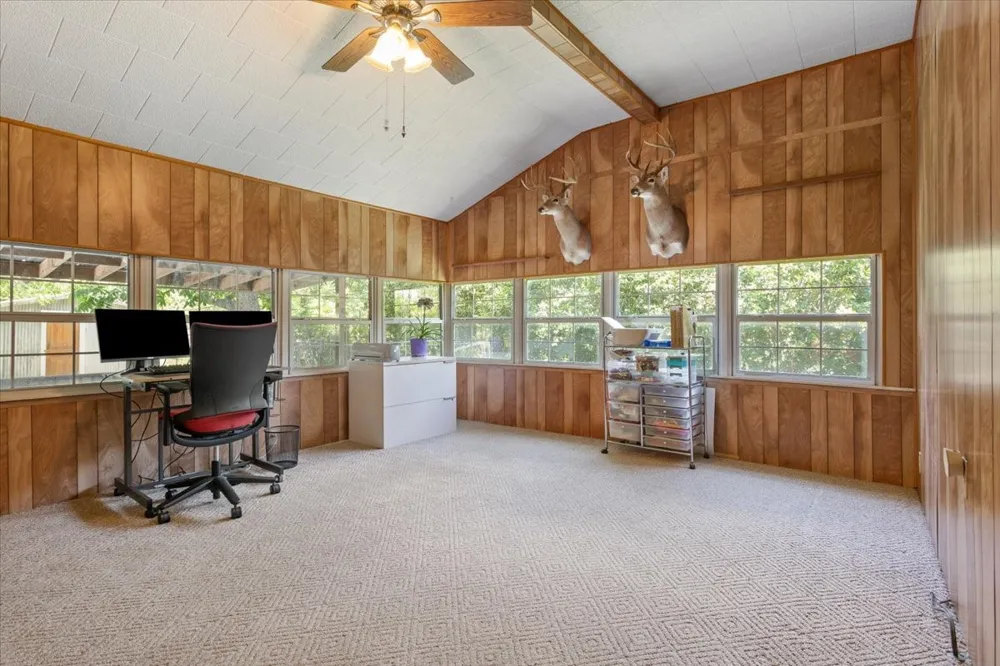102 S Hogan Street Holland, TX 76534