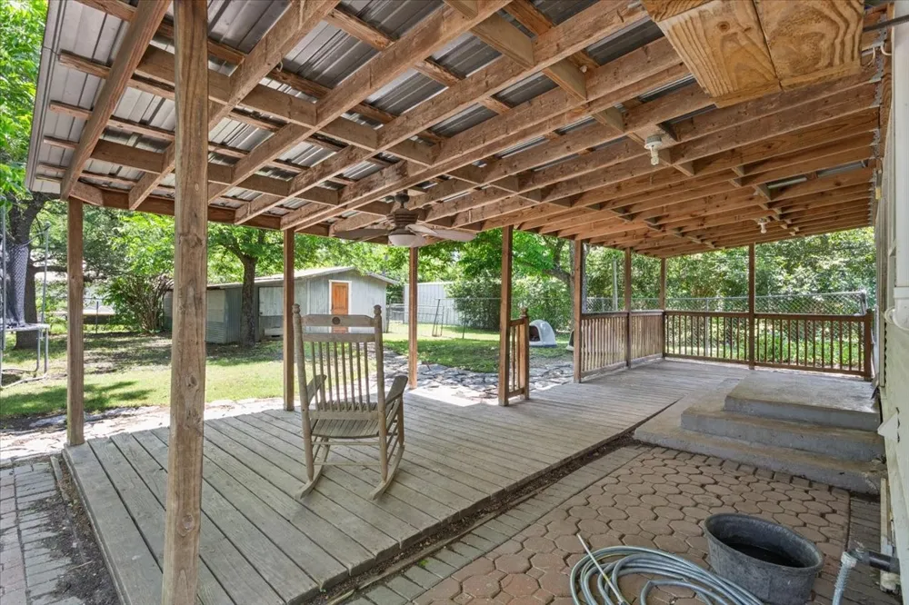 102 S Hogan Street Holland, TX 76534