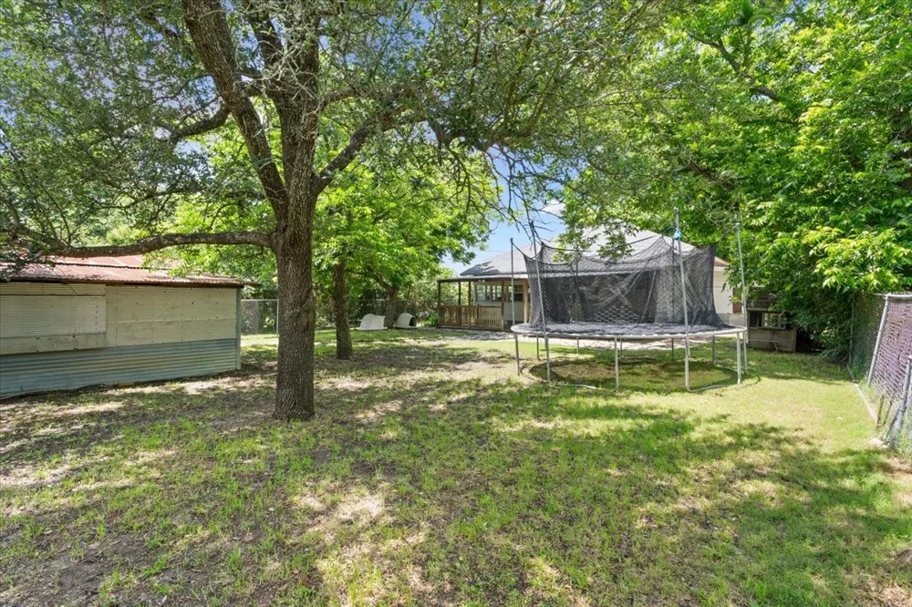 102 S Hogan Street Holland, TX 76534