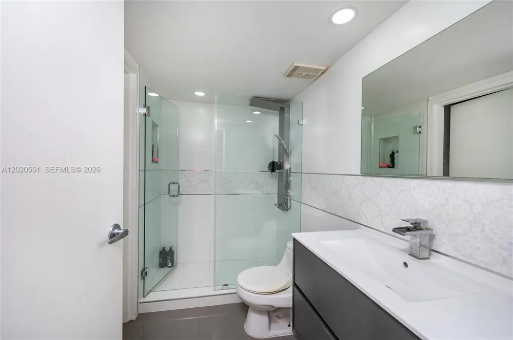 7601 E Treasure Dr #623 North Bay Village, FL 33141