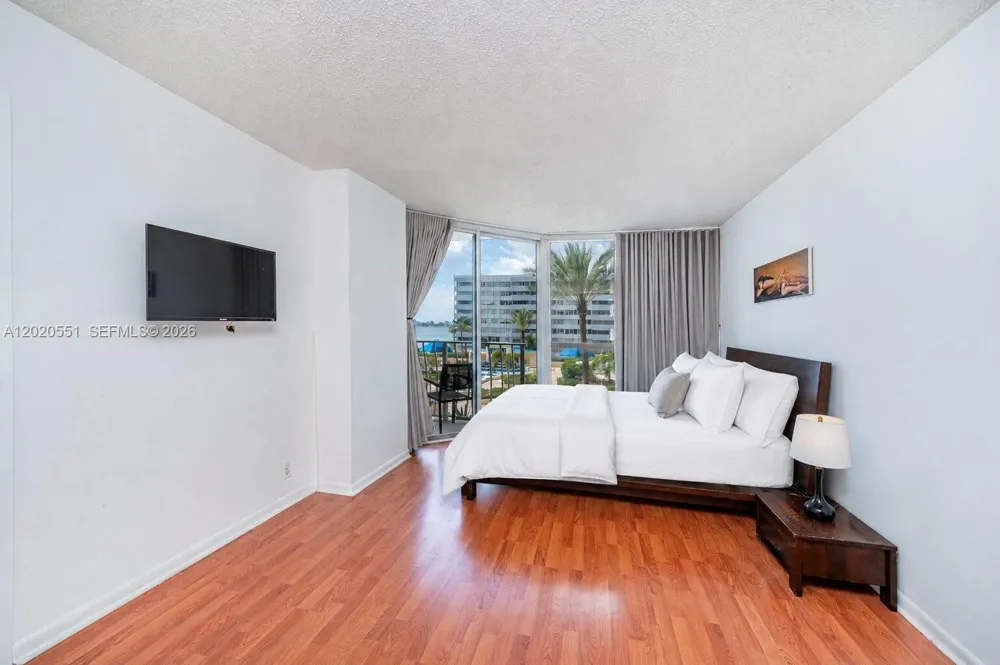 7601 E Treasure Dr #623 North Bay Village, FL 33141