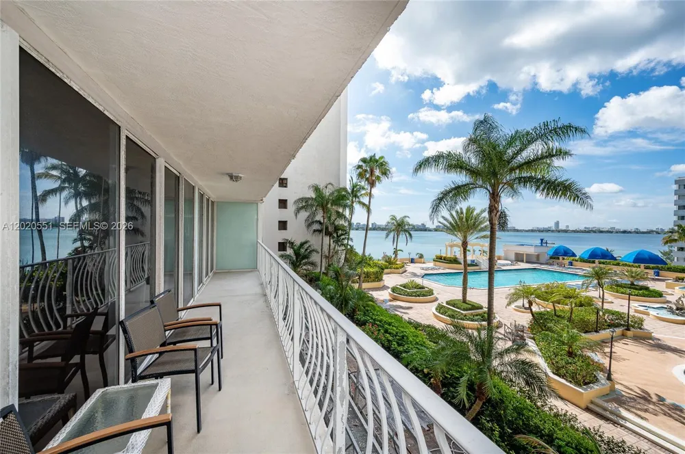 7601 E Treasure Dr #623 North Bay Village, FL 33141