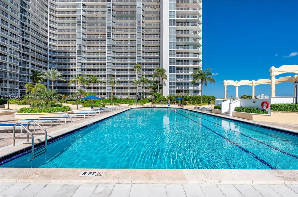 7601 E Treasure Dr #623 North Bay Village, FL 33141