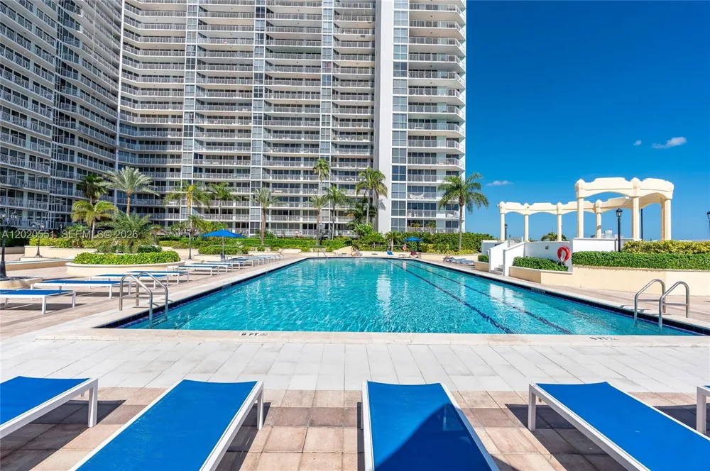 7601 E Treasure Dr #623 North Bay Village, FL 33141