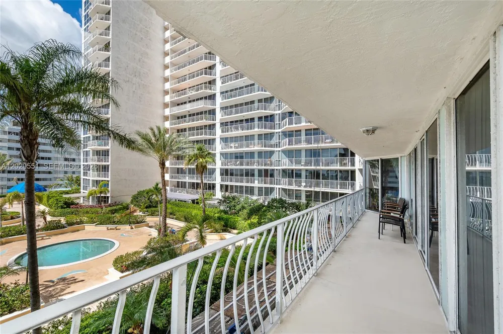 7601 E Treasure Dr #623 North Bay Village, FL 33141