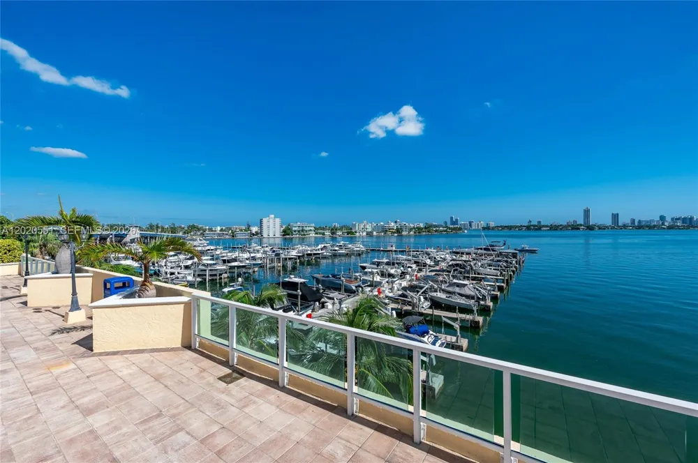 7601 E Treasure Dr #623 North Bay Village, FL 33141