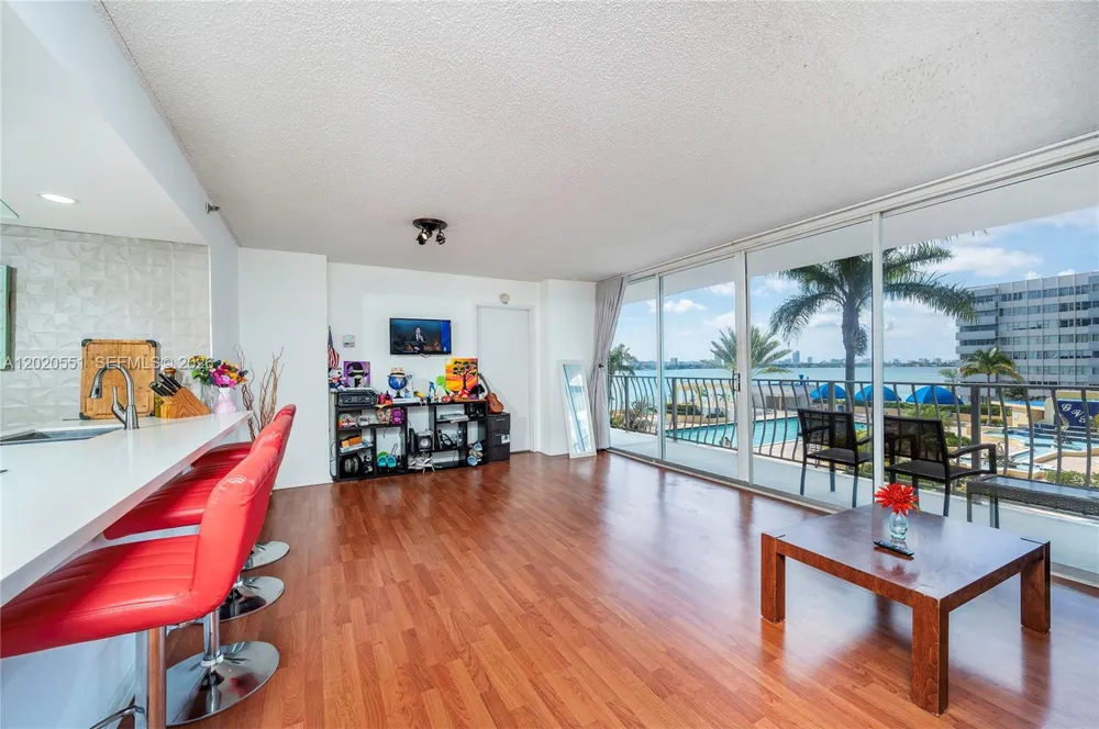 7601 E Treasure Dr #623 North Bay Village, FL 33141