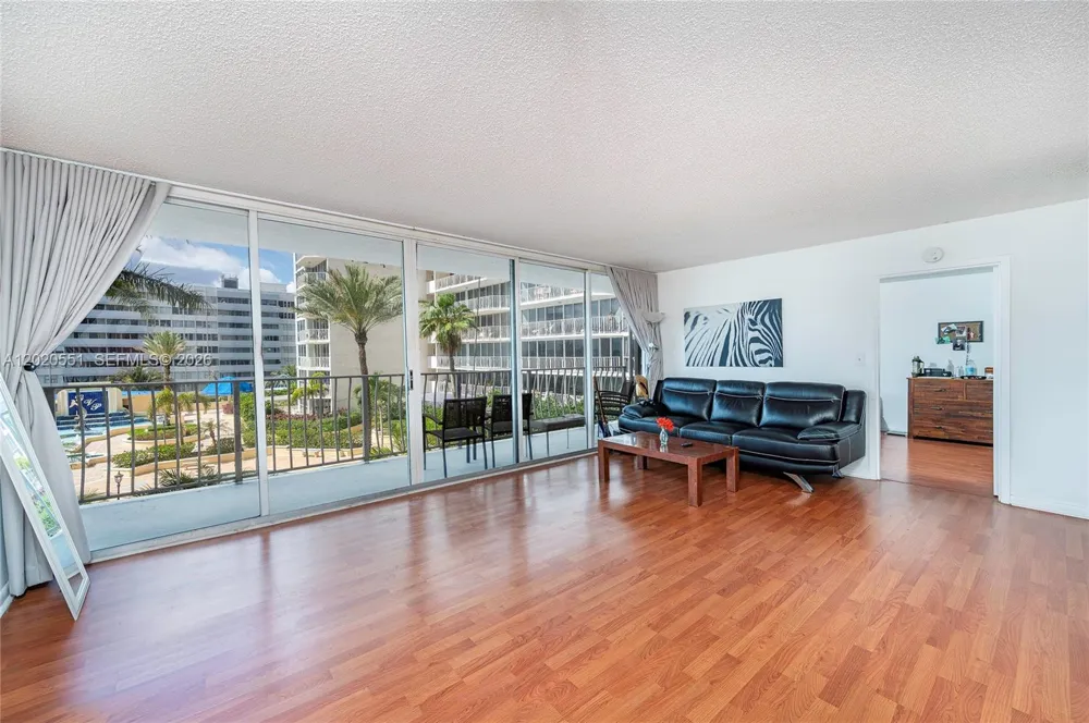 7601 E Treasure Dr #623 North Bay Village, FL 33141