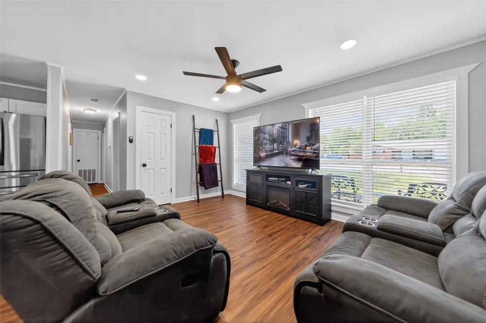 614 Colonial Drive Athens, TX 75751
