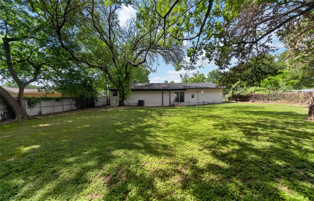 614 Colonial Drive Athens, TX 75751
