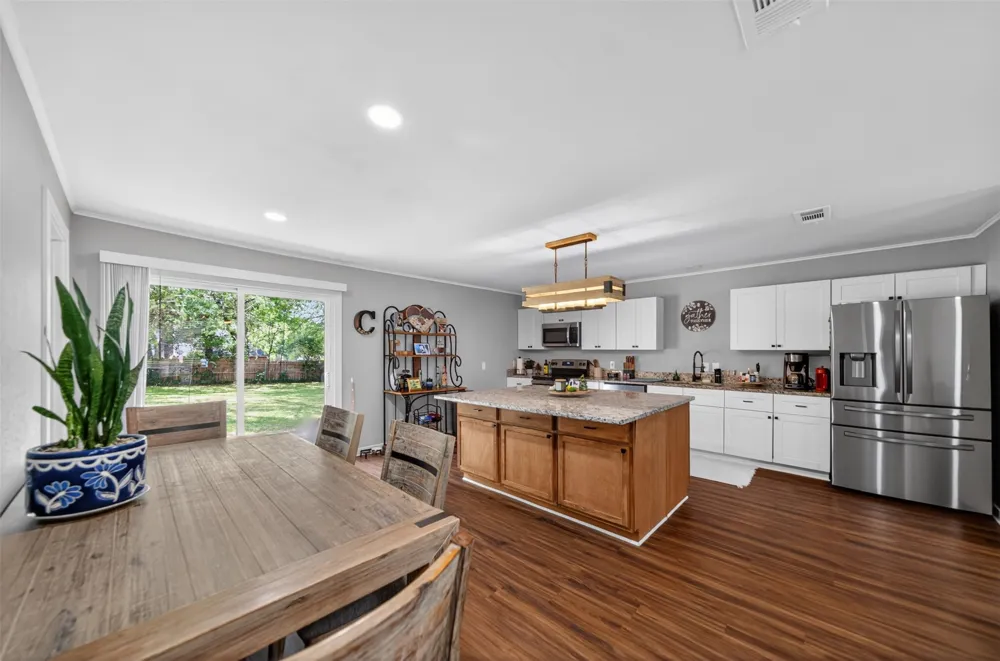 614 Colonial Drive Athens, TX 75751