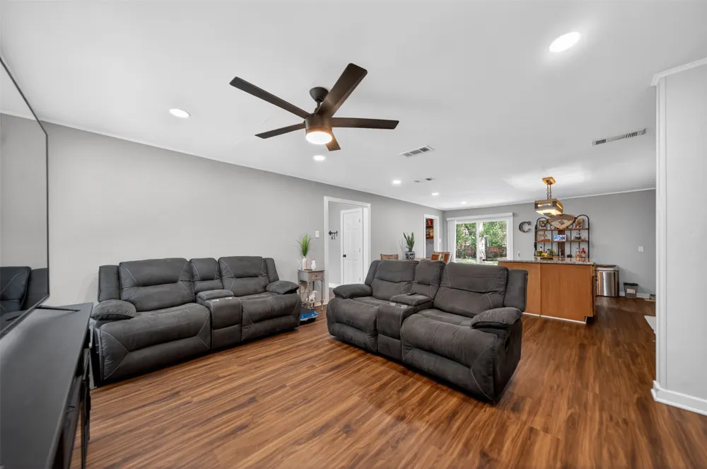 614 Colonial Drive Athens, TX 75751