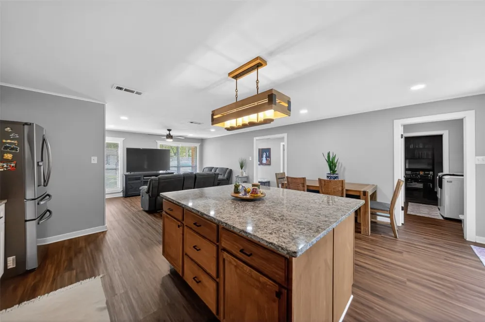 614 Colonial Drive Athens, TX 75751