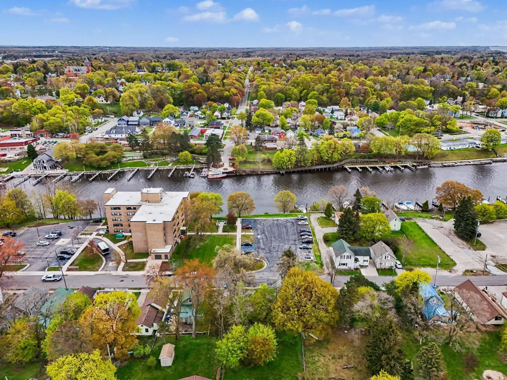 280 6th Avenue Manistee City, MI 49660