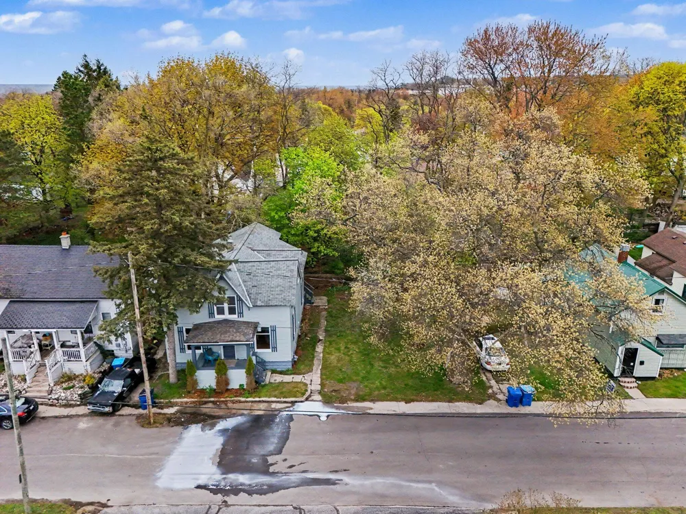 280 6th Avenue Manistee City, MI 49660