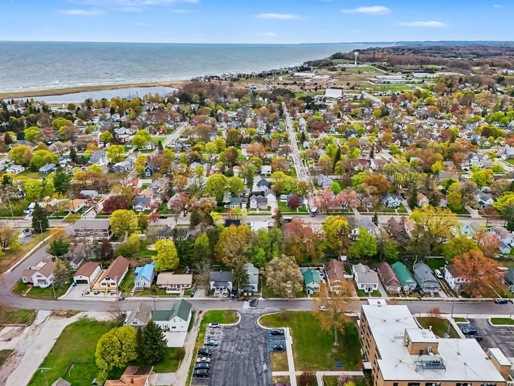 280 6th Avenue Manistee City, MI 49660