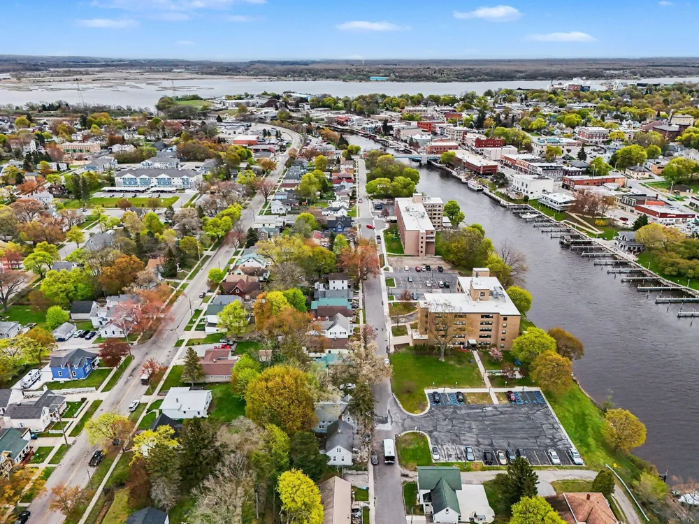 280 6th Avenue Manistee City, MI 49660