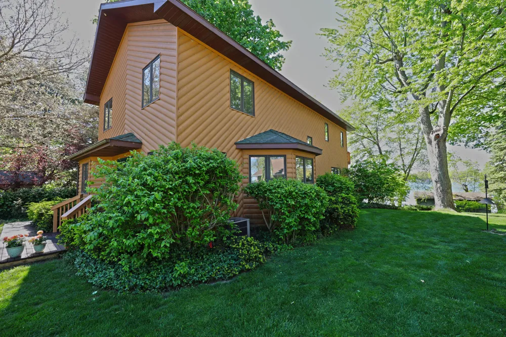 94579 County Road 690 Keeler Township, MI 49047