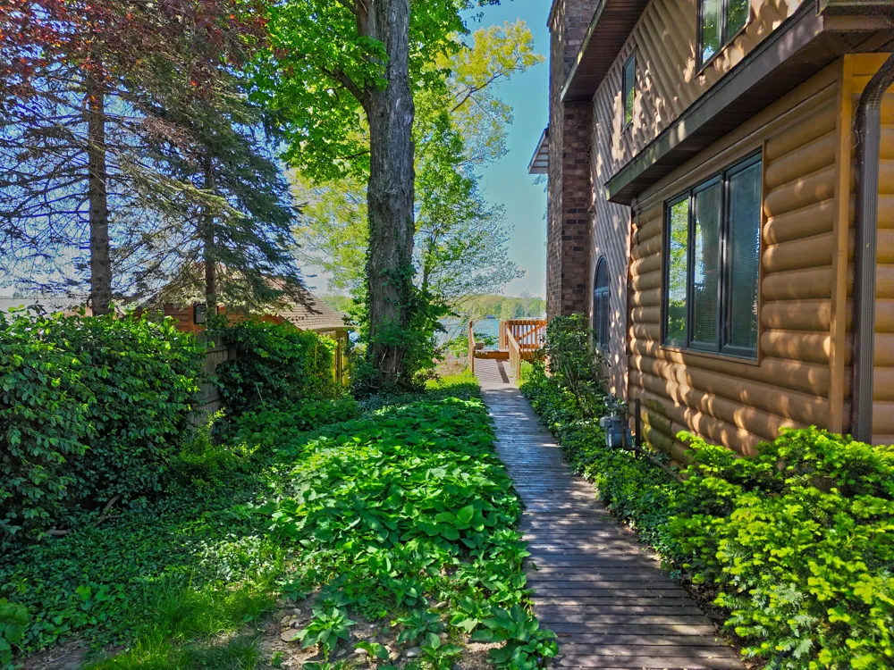 94579 County Road 690 Keeler Township, MI 49047