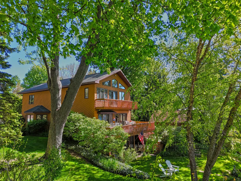 94579 County Road 690 Keeler Township, MI 49047