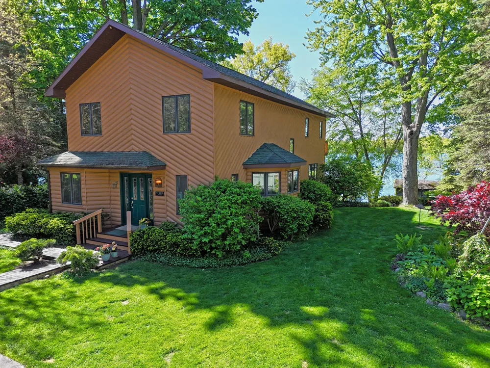 94579 County Road 690 Keeler Township, MI 49047